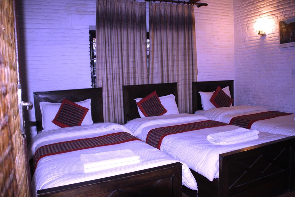 Hotel Peace N Park 카트만두 객실 사진