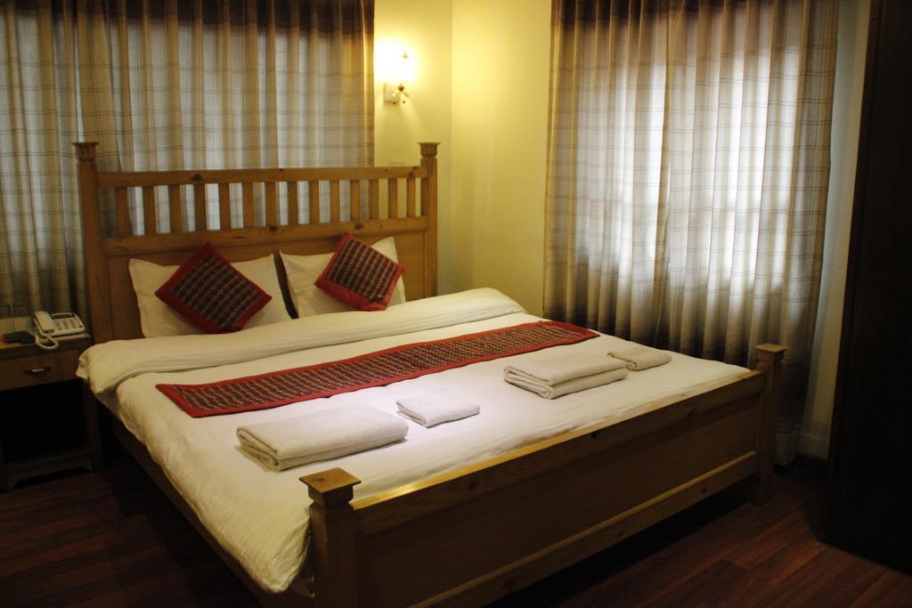 Hotel Peace N Park 카트만두 객실 사진